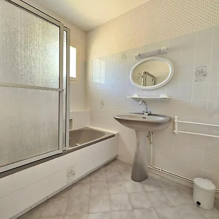 Hébergement de vacances Maison 5 Pers. Proche Plage, Forêt, Et Centre Bourg à La Faute-sur-mer, Avec Jardin Et Garage - Fr-1-476-68